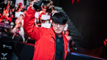 Tỏa sáng giúp T1 đi MSI, một siêu sao nhận "đặc quyền" của Riot- Ảnh 1.