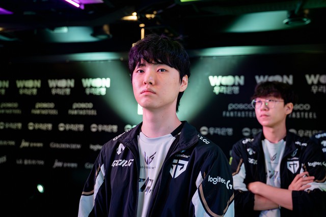 https://esports88.vip/lien-minh-huyen-thoai/ruler-san-sang-chon-tuong-nhan-skin-cktg-2025/